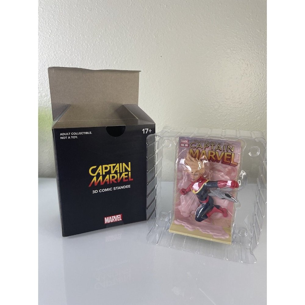 New, Open Box Marvel Captain Marvel 3D Comic Standee Figurine, Lootcrate 2019